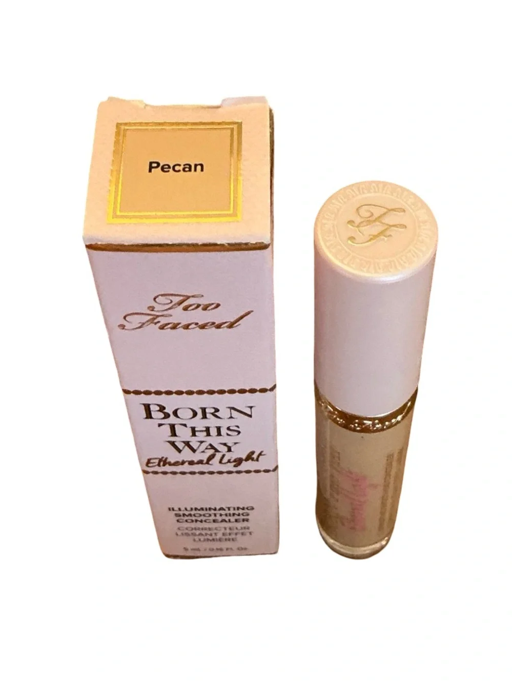 Too Faced Etheral Light Concealer “Pecan”